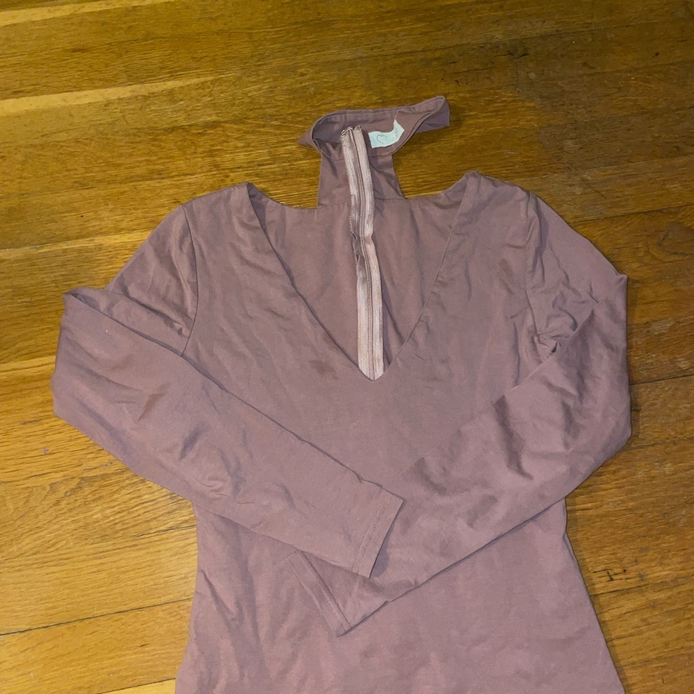 Choker Neck Long Sleeve